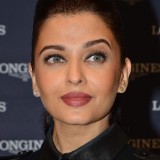 Aishwarya-Rai---Launch-of-Longines-Boutique-In-Mumbai---05