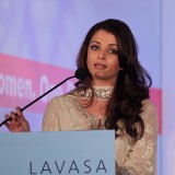 Aishwarya-Rai---Lavasa-Womens-Day-Drive-2011-Awards-06