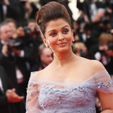 Aishwarya-Rai---Premiere-of-Robin-Hood-01