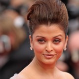 Aishwarya-Rai---Premiere-of-Robin-Hood-04