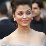 Aishwarya-Rai---Premiere-of-Robin-Hood-09