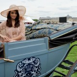 Aishwarya-Rai---Prix-De-Diane-Longines-06