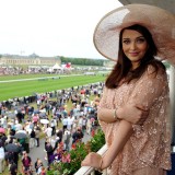 Aishwarya-Rai---Prix-De-Diane-Longines-07