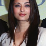 Aishwarya-Rai---The-Unforgetable-Tour-Photocall-13