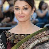 Aishwarya_Rai_Raavan-World-Film-Premiere_Vettri.Net-01