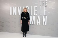 Elisabeth-Moss---The-Invisible-Man-Photocall-09.md.jpg