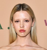 Mia-Goth---Premiere-Of-Focus-Features-Emma-01.md.jpg