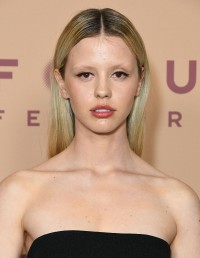 Mia-Goth---Premiere-Of-Focus-Features-Emma-04.md.jpg