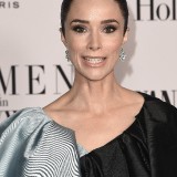 Abigail-Spencer---Vanity-Fair-and-Lancome-Women-In-Hollywood-02