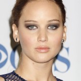 Jennifer-Lawrence---2012-Peoples-Choice-Awards-Press-Room-10