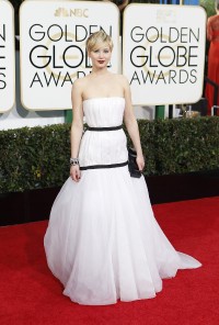 Jennifer-Lawrence---71st-Golden-Globe-Arrivals-05.md.jpg