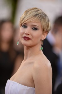 Jennifer-Lawrence---71st-Golden-Globe-Arrivals-11.md.jpg
