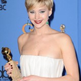 Jennifer-Lawrence---71st-Golden-Globe-Press-Room-39