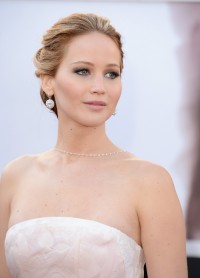 Jennifer-Lawrence---85th-Academy-Award-Arrivals-07.md.jpg
