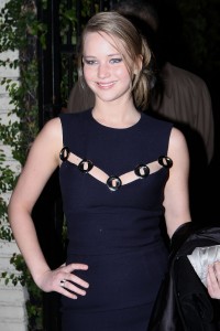 Jennifer-Lawrence---Dior-Host-The-Stylist-Project-Exhibition-01.md.jpg