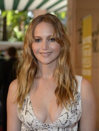 Jennifer-Lawrence---Hollywood-FPA-2012-Luncheon-053.md.jpg