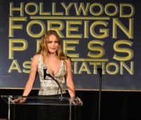 Jennifer-Lawrence---Hollywood-FPA-2012-Luncheon-111.md.jpg