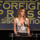 Jennifer-Lawrence---Hollywood-FPA-2012-Luncheon-115