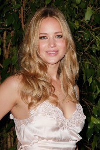 Jennifer-Lawrence---QVC-Red-Carpet-Style-Party-08.md.jpg