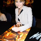 Jennifer-Lawrence---The-Hunger-Games-Cast-At-Broward-Mall-03