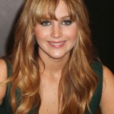 Jennifer-Lawrence---The-Hunger-Games-Cast-Signing-20