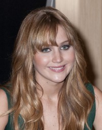 Jennifer-Lawrence---The-Hunger-Games-Cast-Signing-62.md.jpg