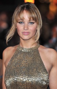 Jennifer-Lawrence---The-Hunger-Games-European-Premiere-03.md.jpg