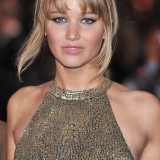 Jennifer-Lawrence---The-Hunger-Games-European-Premiere-03