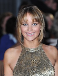 Jennifer-Lawrence---The-Hunger-Games-European-Premiere-11.md.jpg
