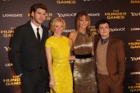Jennifer-Lawrence---The-Hunger-Games-European-Premiere-45.md.jpg