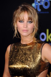 Jennifer-Lawrence---The-Hunger-Games-LA-Premiere-12.md.jpg