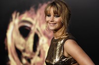 Jennifer-Lawrence---The-Hunger-Games-LA-Premiere-16.md.jpg