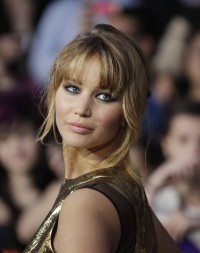 Jennifer-Lawrence---The-Hunger-Games-LA-Premiere-30.md.jpg