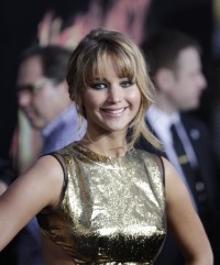 Jennifer-Lawrence---The-Hunger-Games-LA-Premiere-41.md.jpg