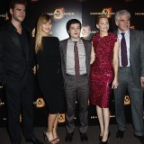 Jennifer-Lawrence---The-Hunger-Games-Paris-Photocall-30