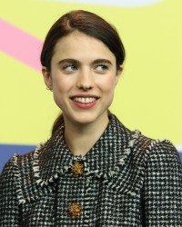 Margaret-Qualley---Berlinale-2020---My-Salinger-Year-Photocall-31.md.jpg