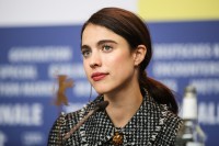 Margaret-Qualley---Berlinale-2020---My-Salinger-Year-Photocall-34.md.jpg