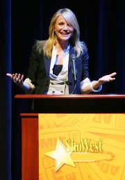 Cameron-Diaz---Screening-of-What-Happens-in-Vegas-09.jpg