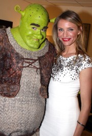 Cameron-Diaz---Shrek-The-Musical--Broadway-Opening-Night-28.md.jpg