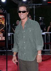 Matthew-McConaughey---The-Los-Angeles-Premiere-Of-Tropic-Thunder-05.md.jpg
