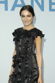 Camilla-Belle---Chanel-Cruise-Show-by-Karl-Lagerfeld-2008-02.jpg