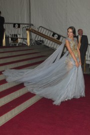 Camilla-Belle---Poiret-King-of-Fashion-Costume-Institute-Gala-09.md.jpg