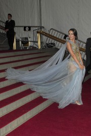 Camilla-Belle---Poiret-King-of-Fashion-Costume-Institute-Gala-11.md.jpg