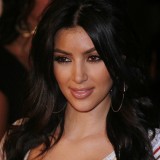 Kim-Kardashian---Premiere-Of-Somebody-Help-Me-01