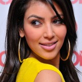 Bongo-Spokesperson-Kim-Kardashian-at-LA-Market-07