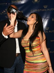 Kim-Kardashian---Christian-Audigier-Store-Grand-Opening-08.md.jpg