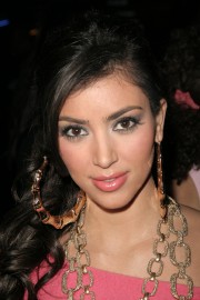 Kim-Kardashian---Claudia-Jordans-Birthday-Party-14.md.jpg
