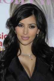 Kim Kardashian Hollywood Life Breakthrough of the Year Awards 04