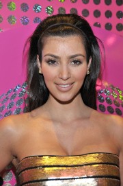 Kim-Kardashian---MAC-Presents-Heatherette-03.md.jpg