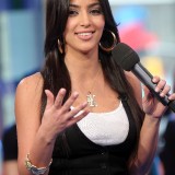Kim-Kardashian---MTV-TRL-2008---19